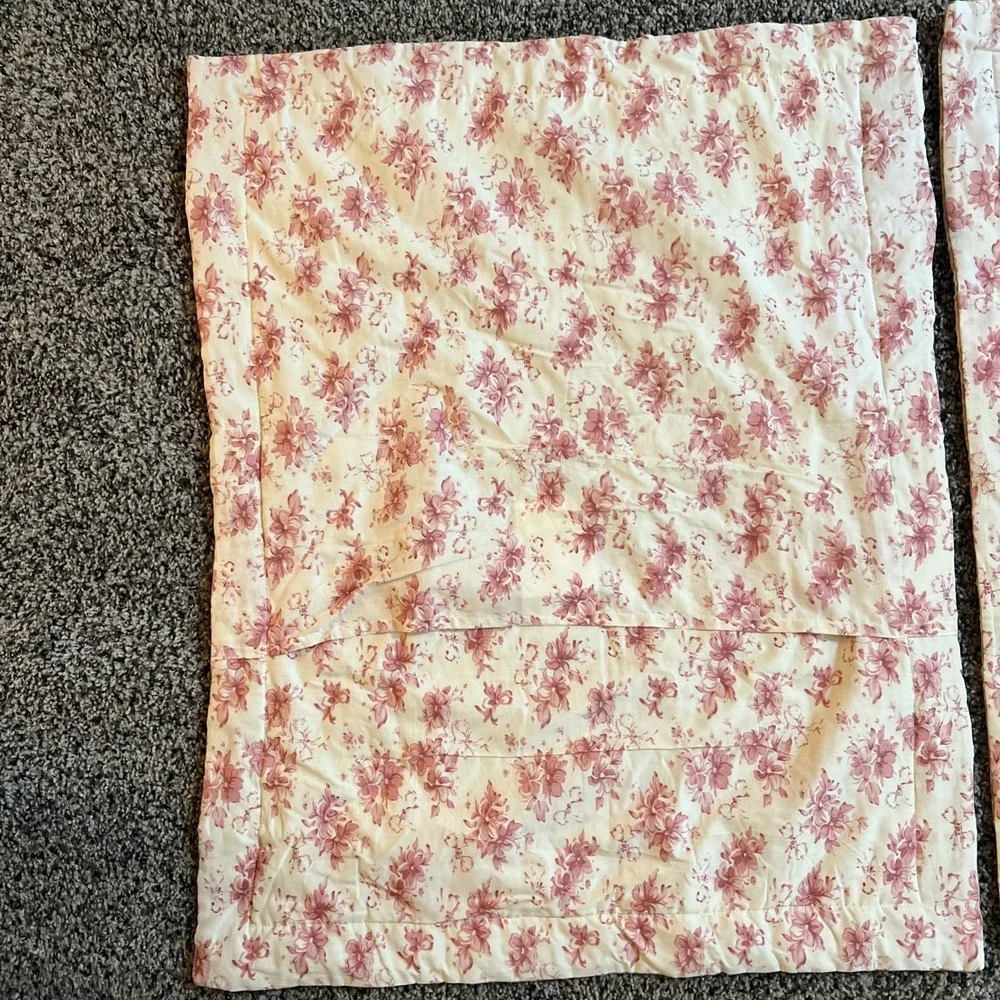 2 Vintage quilted twin size pillow shams‎ pink Green, White Floral & Plaid